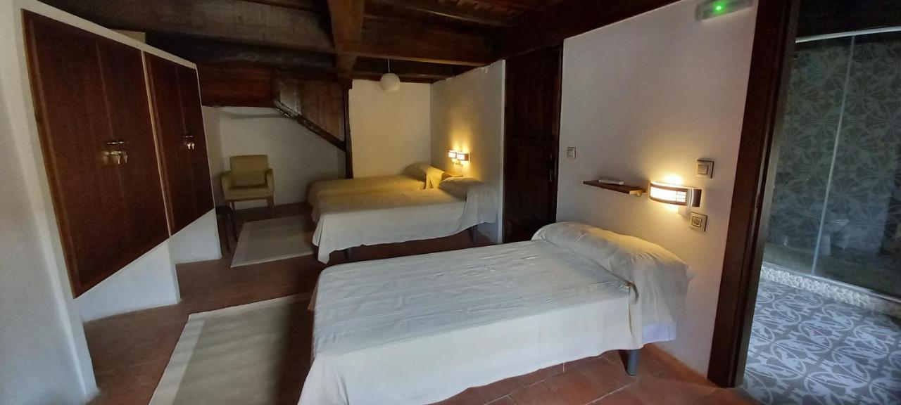 Albergue Turistico "San Blas" De Oliva De Plasencia Esterno foto